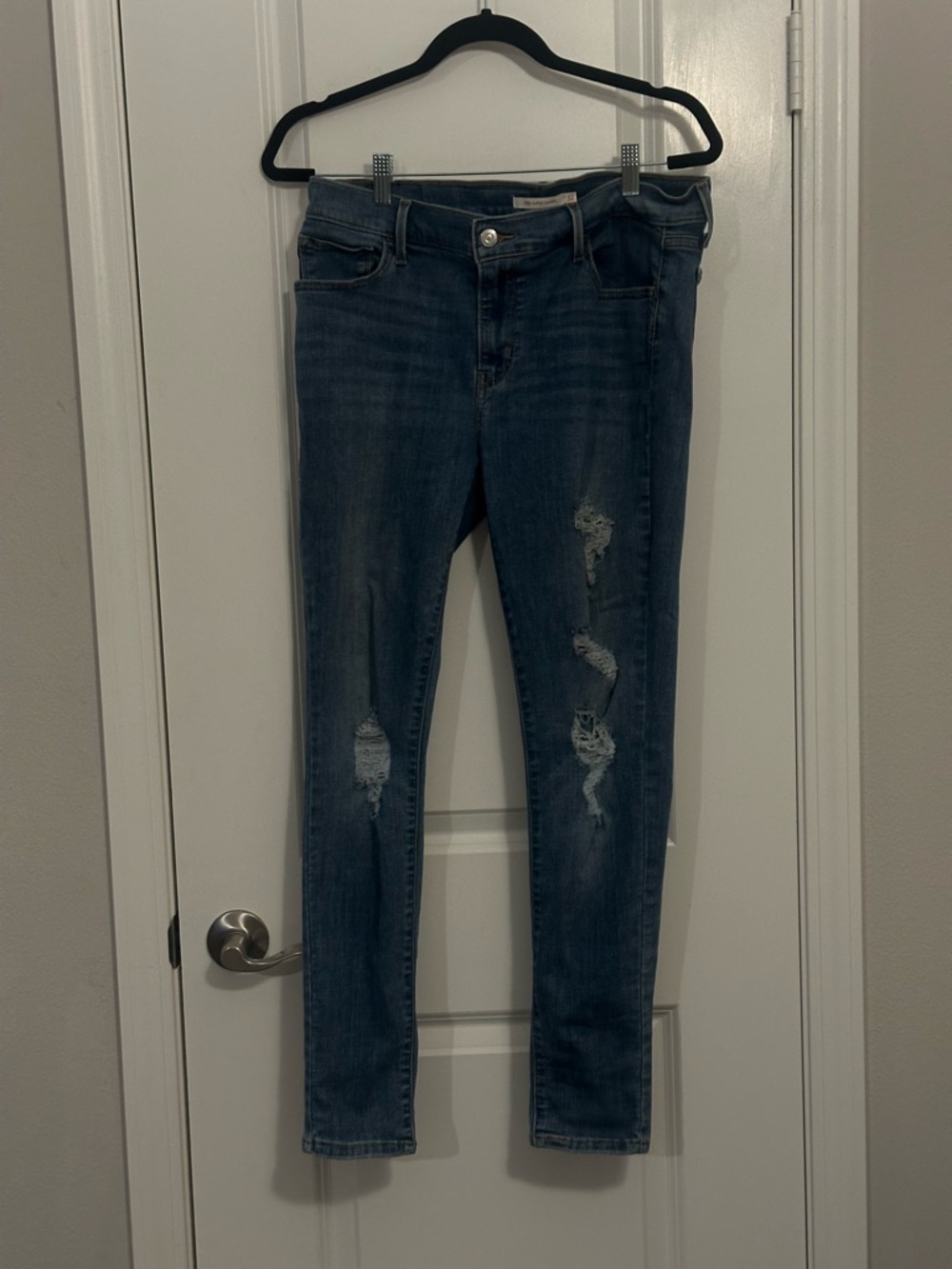 Levi's Medium Blue Distressed Women's Skinny Jeans